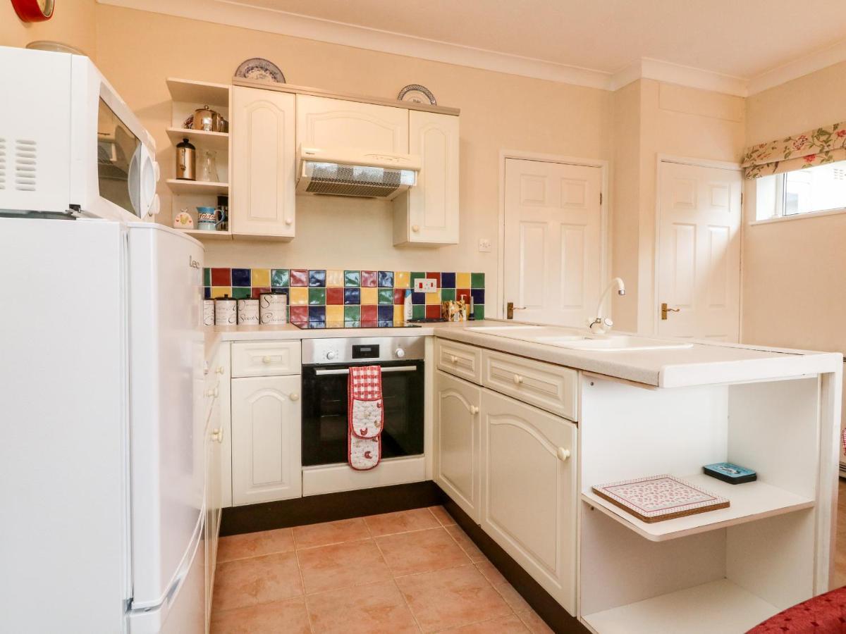 Claire'S Cottage Poughill  Bagian luar foto