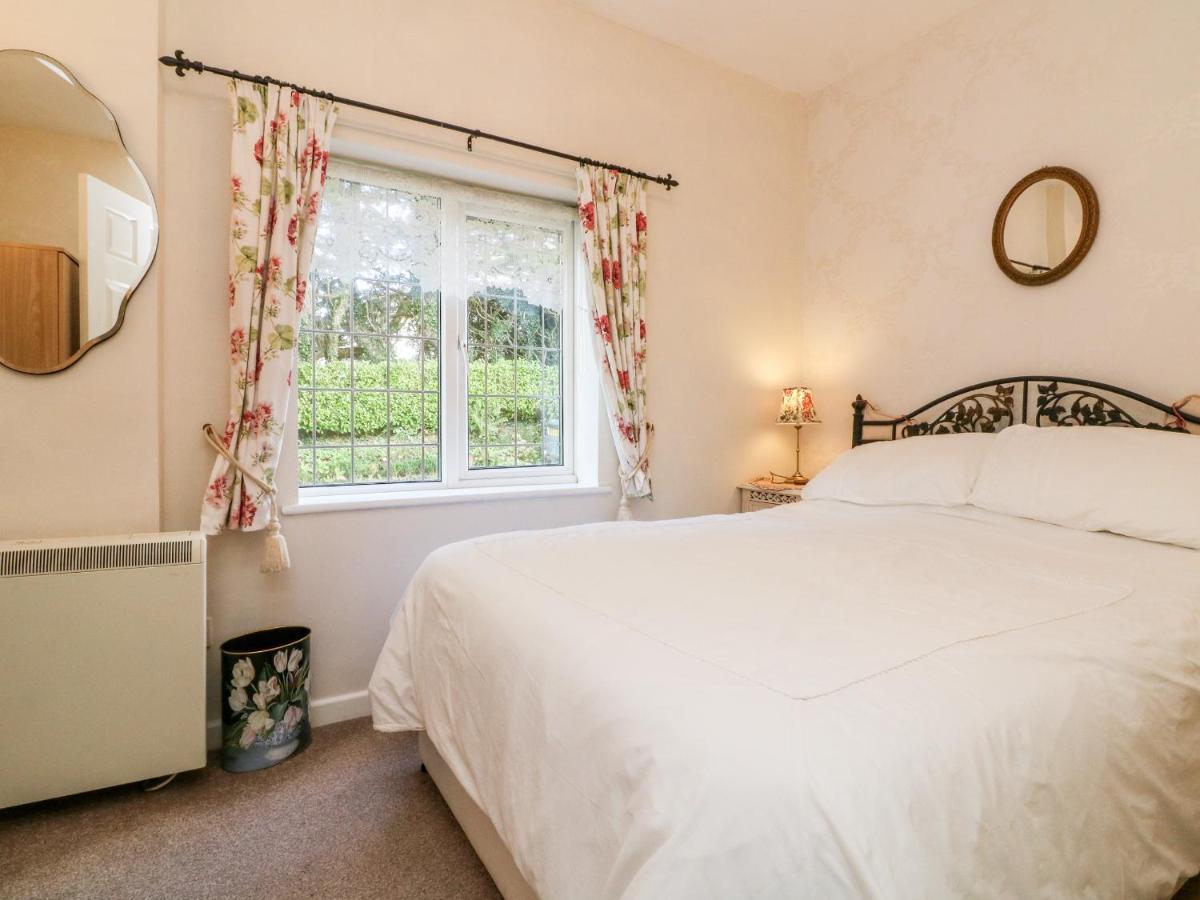 Claire'S Cottage Poughill  Bagian luar foto