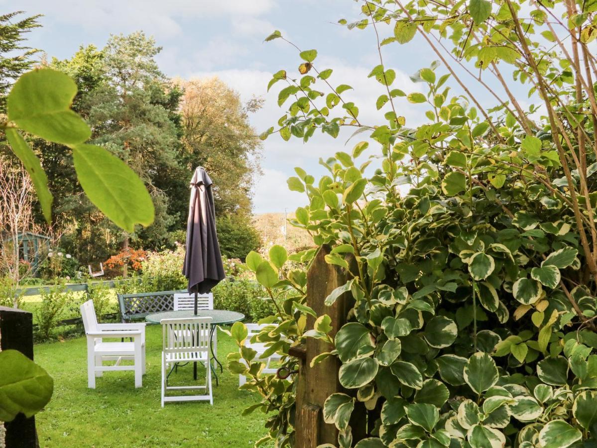 Claire'S Cottage Poughill  Bagian luar foto