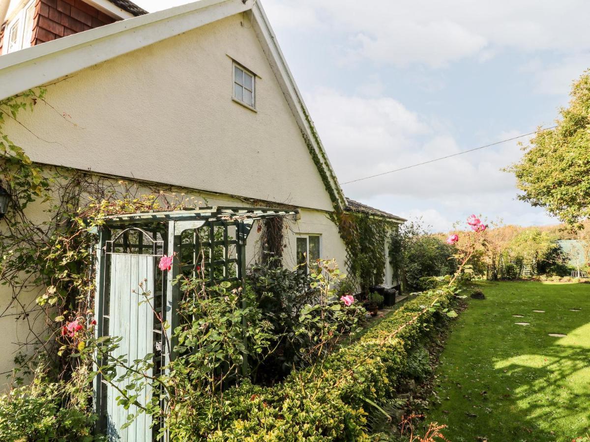 Claire'S Cottage Poughill  Bagian luar foto