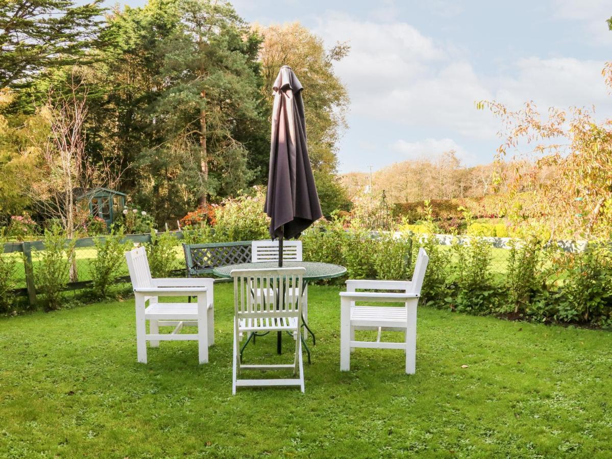 Claire'S Cottage Poughill  Bagian luar foto