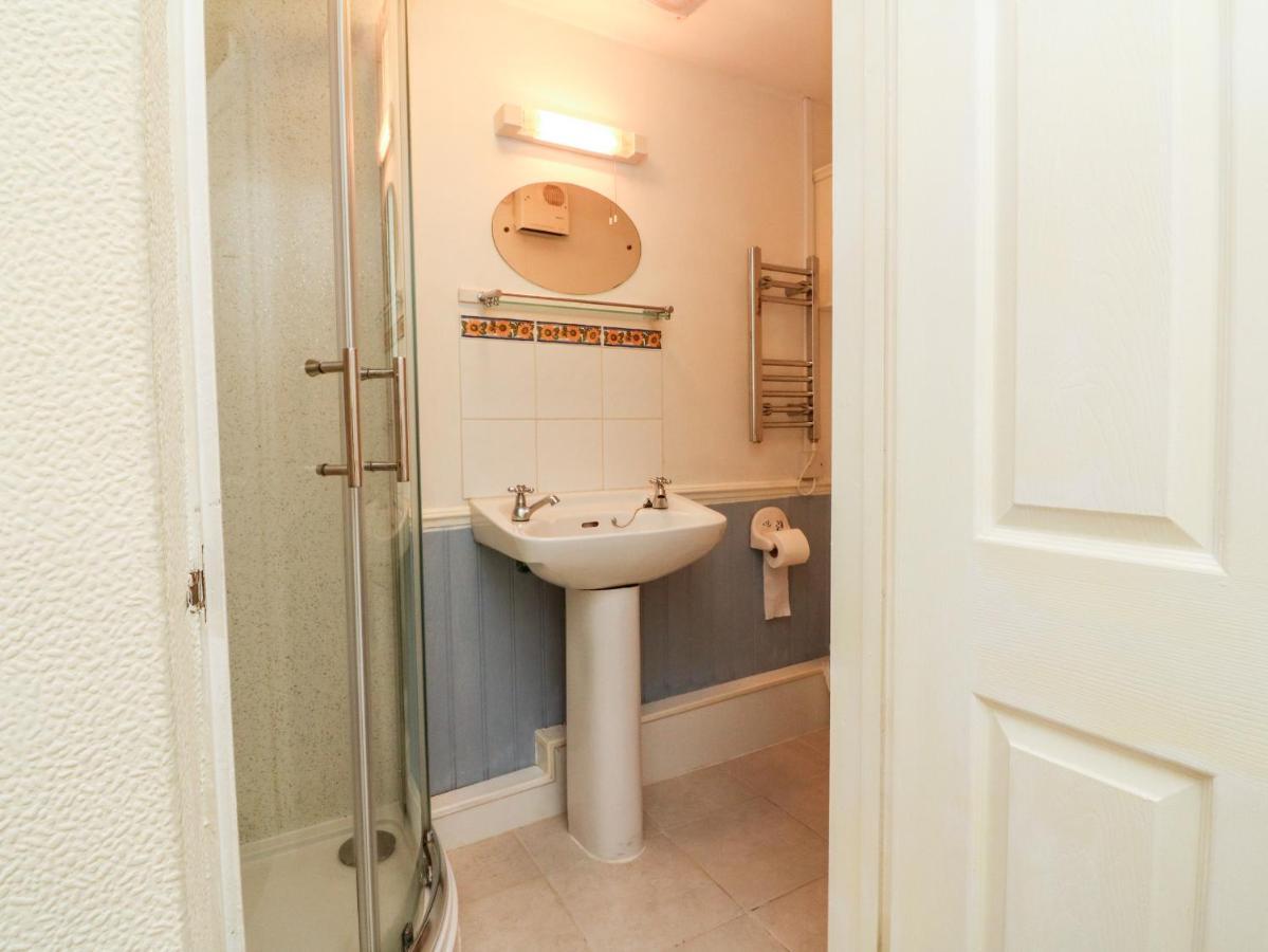 Claire'S Cottage Poughill  Bagian luar foto